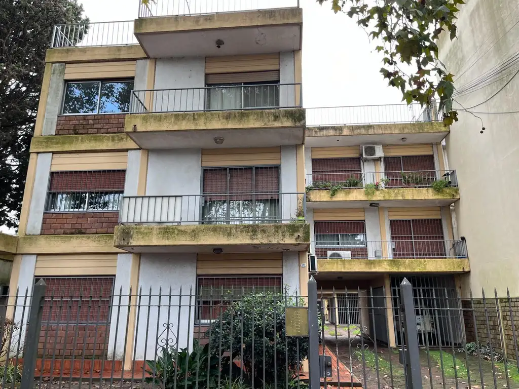 ADROGUE departamento 2 ambientes en venta - bouchard 1500