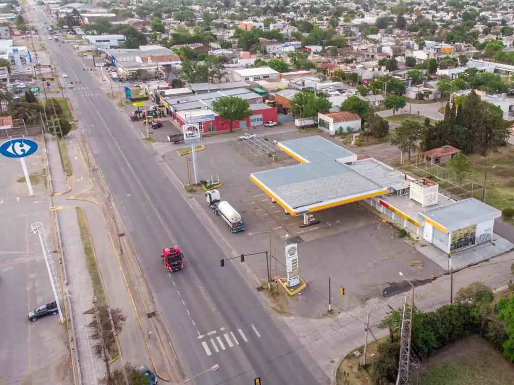 ESTACIÓN DE SERVICIO + LOTEO SOBRE RUTA NACIONAL 8