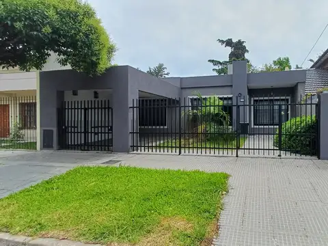 VENTA DE CASA 4 AMBIENTES EN EXCELENTE ESTADO EN ITUZAINGO NORTE (3457)