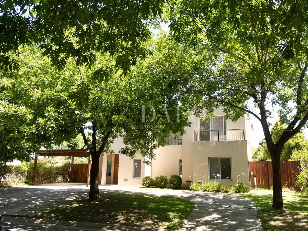 Casa Chalet  en Alquiler en Santa Catalina, Villanueva, Tigre