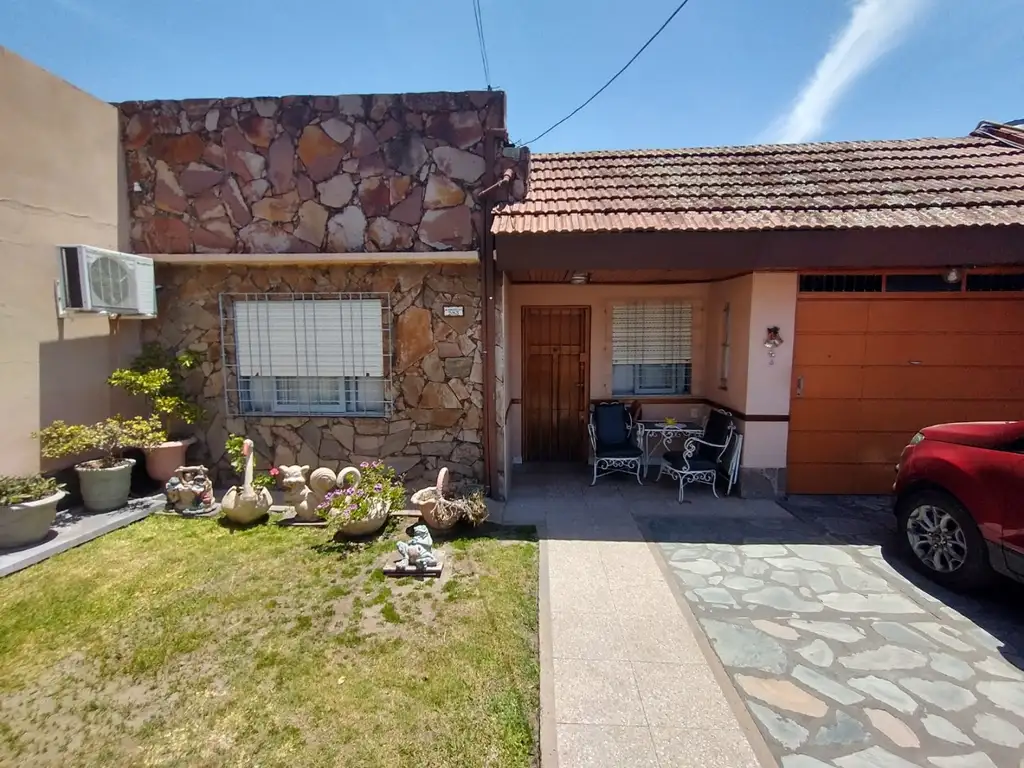 NUEVO VALOR |||||  Casa con 2 propiedades ideal varias familias