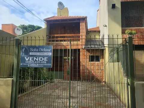 DÚPLEX TIPO CASA 4 DORMITORIOS INMEJORABLE ZONA