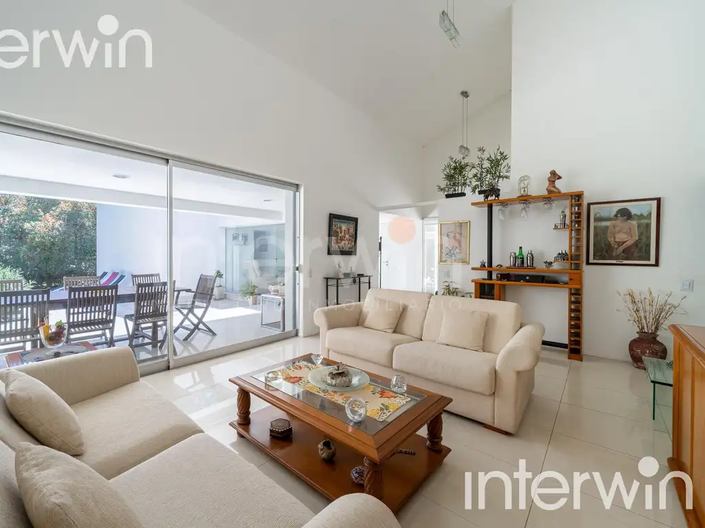 Casa - 4 ambientes con jardin - 2 Cocheras - Saint Thomas Sur - Canning- Esteban Echeverria - Venta