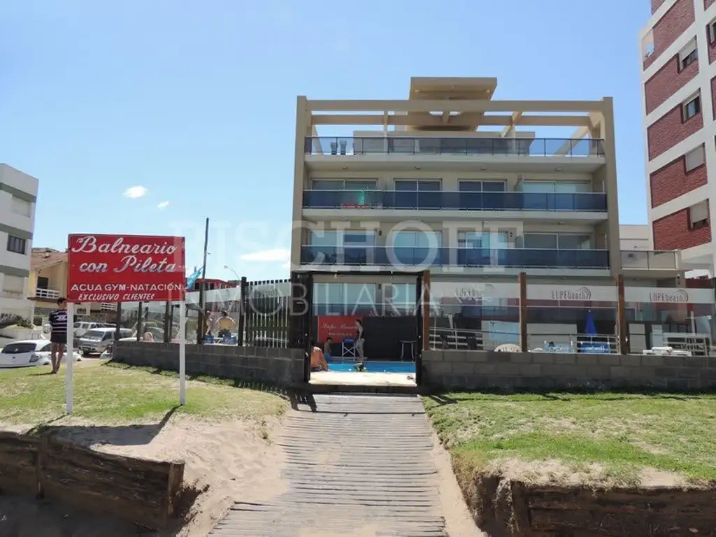 DEPARTAMENTO 2 AMBIENTES, CON COCHERA, FRENTE AL MAR, VILLA GESELL