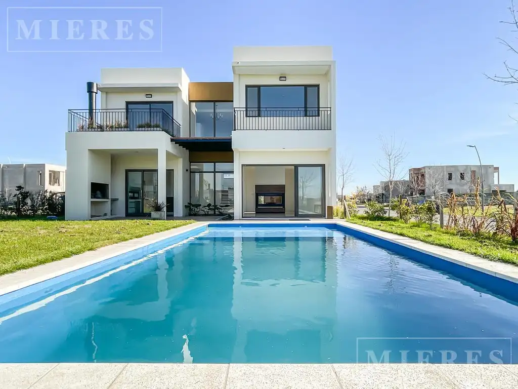 Casa  en venta sobre lote interno en Puertos Barrio Araucarias