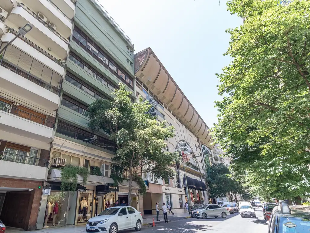 Ùnico triplex en altura en Recoleta ! Lindero Patio Bullrich - 10  cocheras COMERCIAL o VIVIENDA