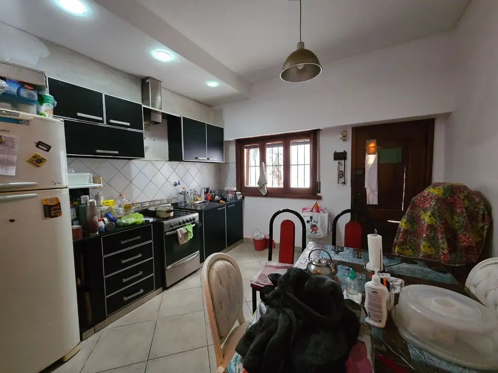 C Rivadavia al 700, e/ Cerrito y Zeballos,  Bernal Oeste - Casa 3 ambientes c/cochera