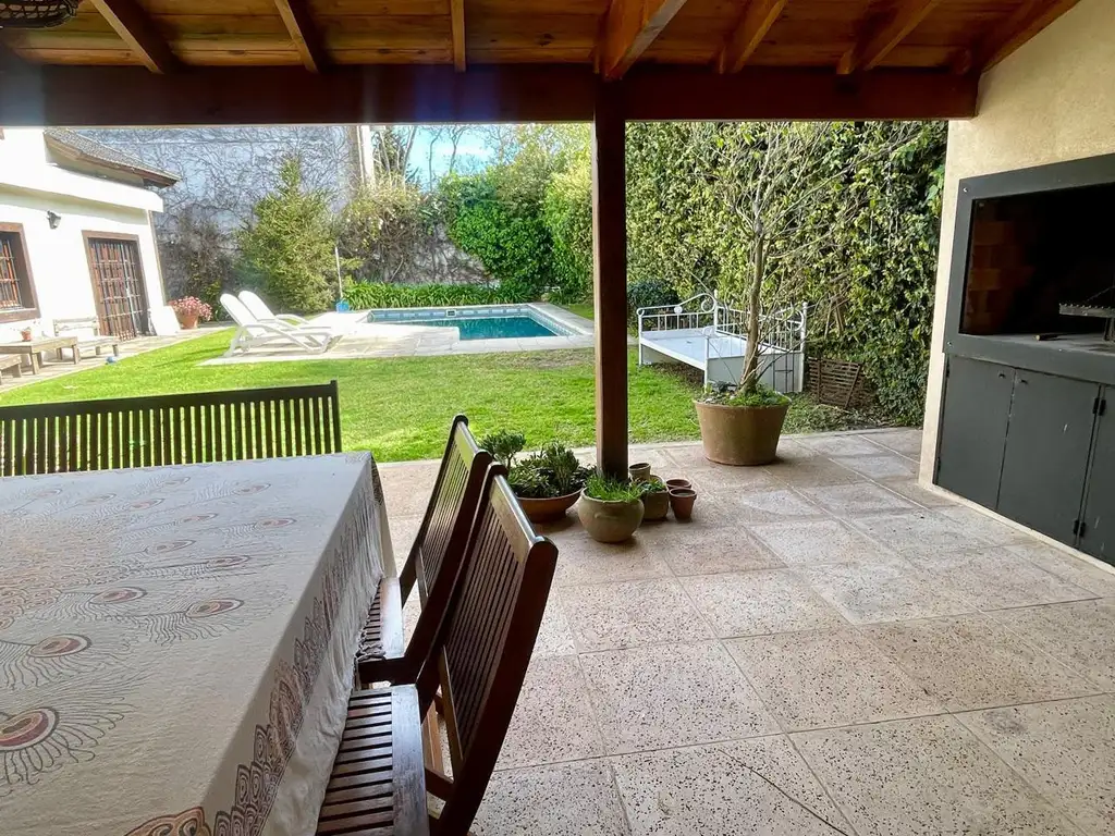 VENTA CASA BECCAR LIB AL RIO Pileta quincho