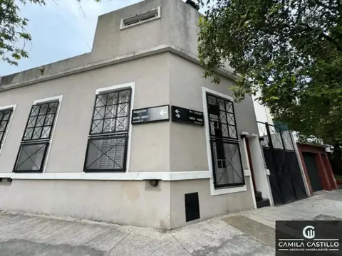 Casa en alquiler de 3 dormitorios c/ cochera en Villa Devoto