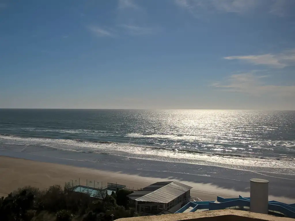 Alquiler San Bernardo FRENTE AL MAR. Vista al mar desde el 7mo piso, C/ COCHERA, muy cómodo. Av. COSTANERA. Dueño directo! Excelente Ubicación.