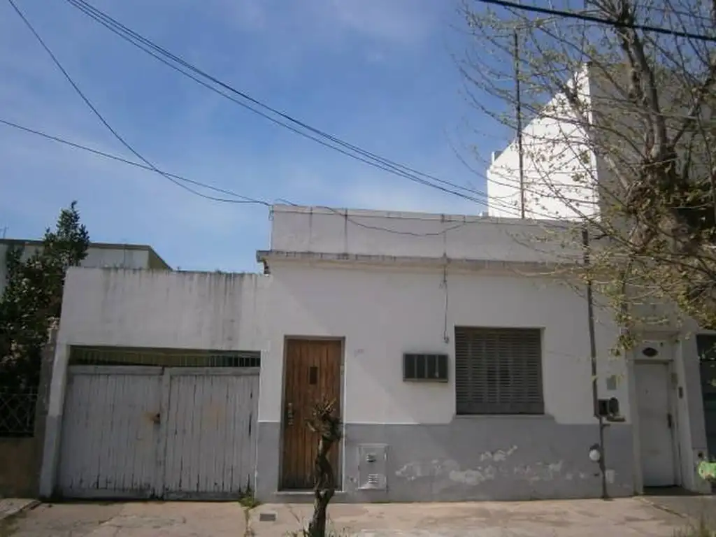 AVELLANEDA QUINTA GALLI CASA ANTIGUA SOBRE LOTE 8,66X34,23 MTS. IDEAL DESARROLLO INMOBILIARIO.