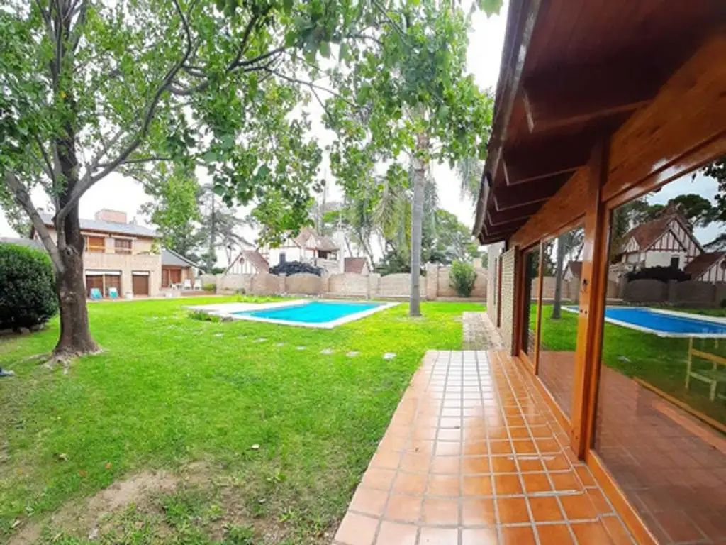 Cerro De Las Rosas Casa En Venta 5 Dormitorios Pileta Quinch