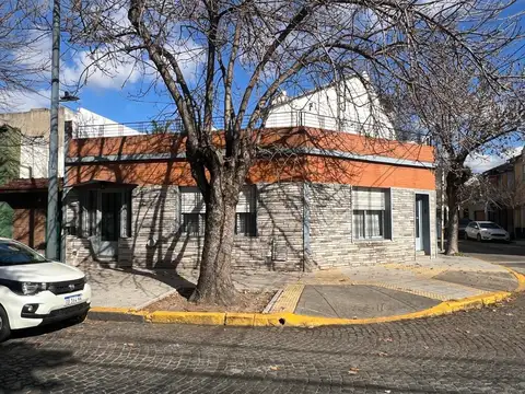 EN VENTA CASA LOTE PROPIO CON TERRAZA QUINCHO VILLA DEVOTO 