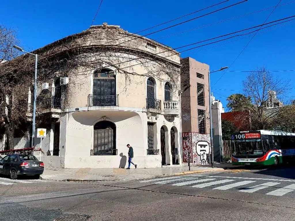 CASA 7 AMB EN VENTA EN PALERMO EXCELENTE UBICACION