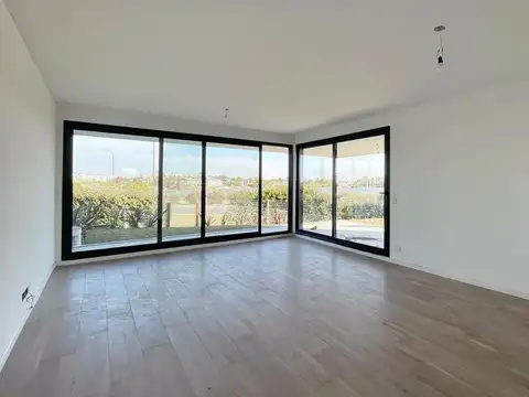 VENTA Departamento de tres ambientes con jardín  en Vilago Nordelta