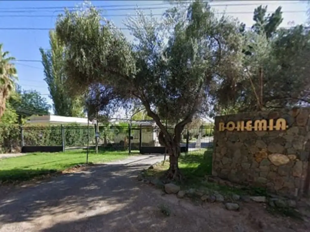 VENTA LOTE CON QUINCHO Y PILETA CON HIDROMASAJE