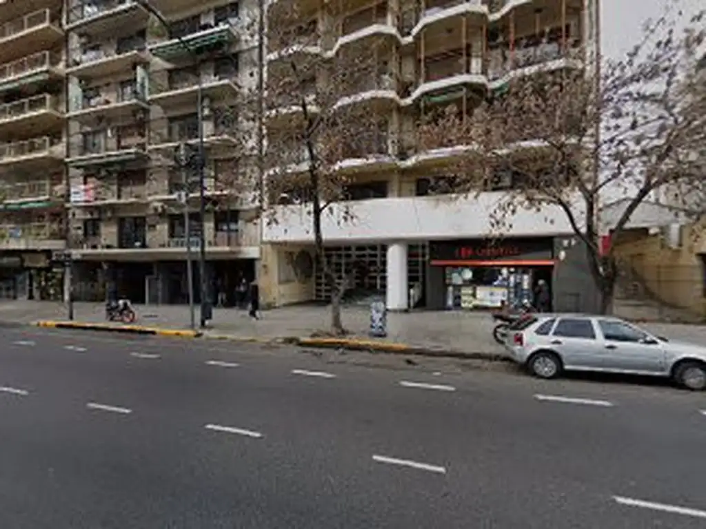 Departamento en Venta 3 Amb con Dependencia, Cochera Fija Cubierta y Baulera