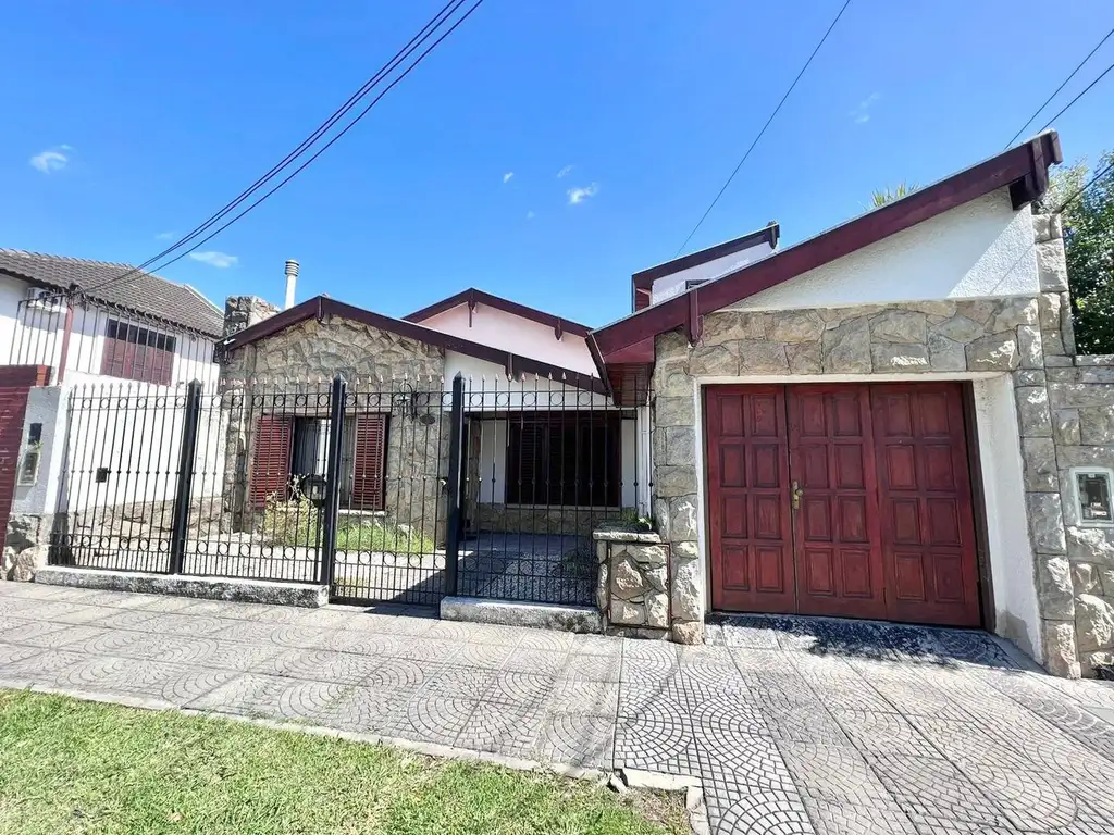 Chalet en planta baja en excelente ubicación.