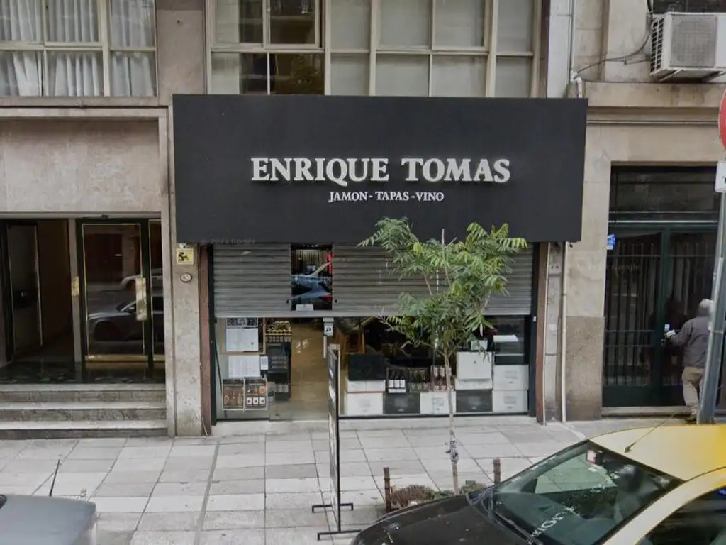 Local Comercial. Planta Baja: 5 x 15 m. Subsuelo: 40 m².