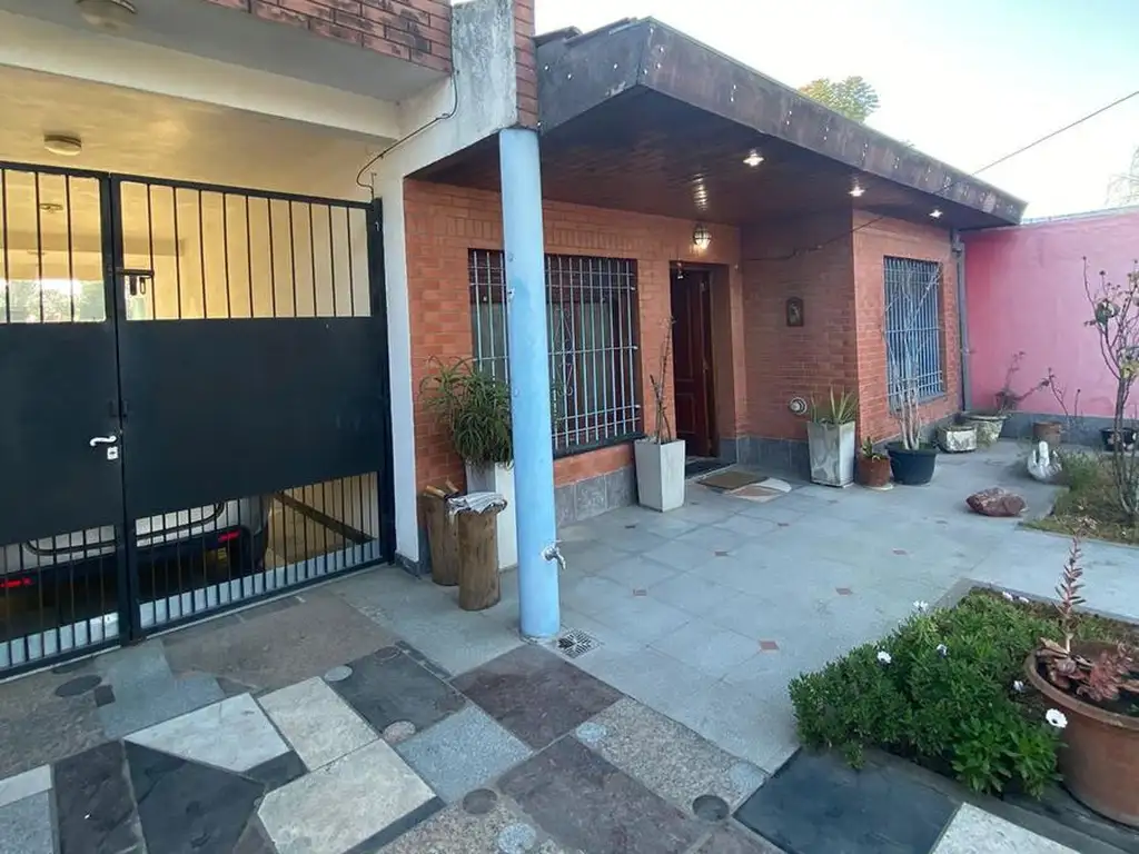 CASA A LA VENTA DE 3 AMBIENTES EN LOS POLVORINES