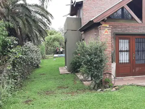 Hermosa casa sobre terreno 500 mts. Todos los servicios!