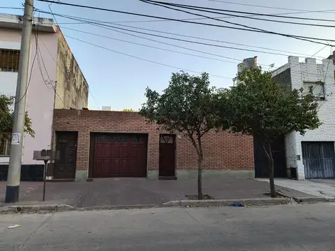 VENTA CASA 2 DORMITORIOS Y COCHERA B° PROVIDENCIA