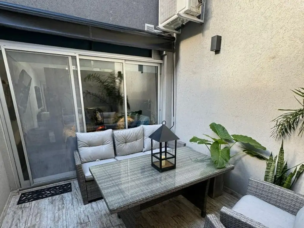 VENTA DE HERMOSO MONOAMBIENTE DIVISIBLE CON PATIO Y COCHERA EN VILLA DEVOTO.