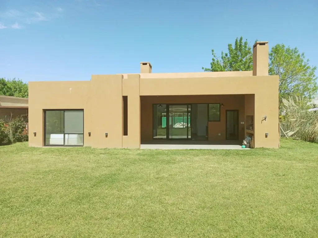 CASA EN VENTA EN MANZANARES CHICO  PILAR