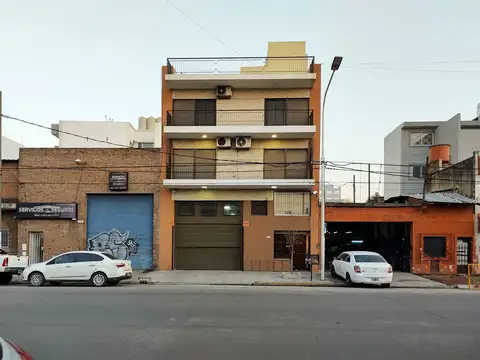 EDIFICIO EN BLOCK - ASCENSOR - DEPOSITO y 4 DEPTOS