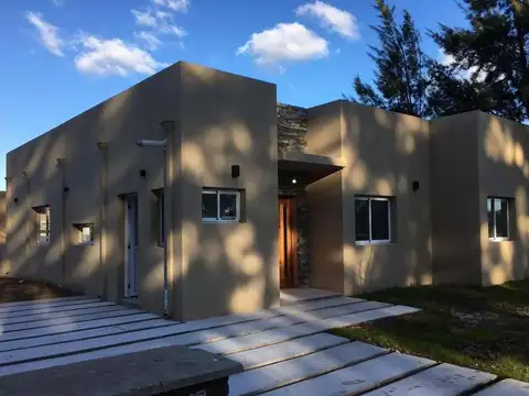 Casa en Venta en Pilar Del Este - 3 dormitorios