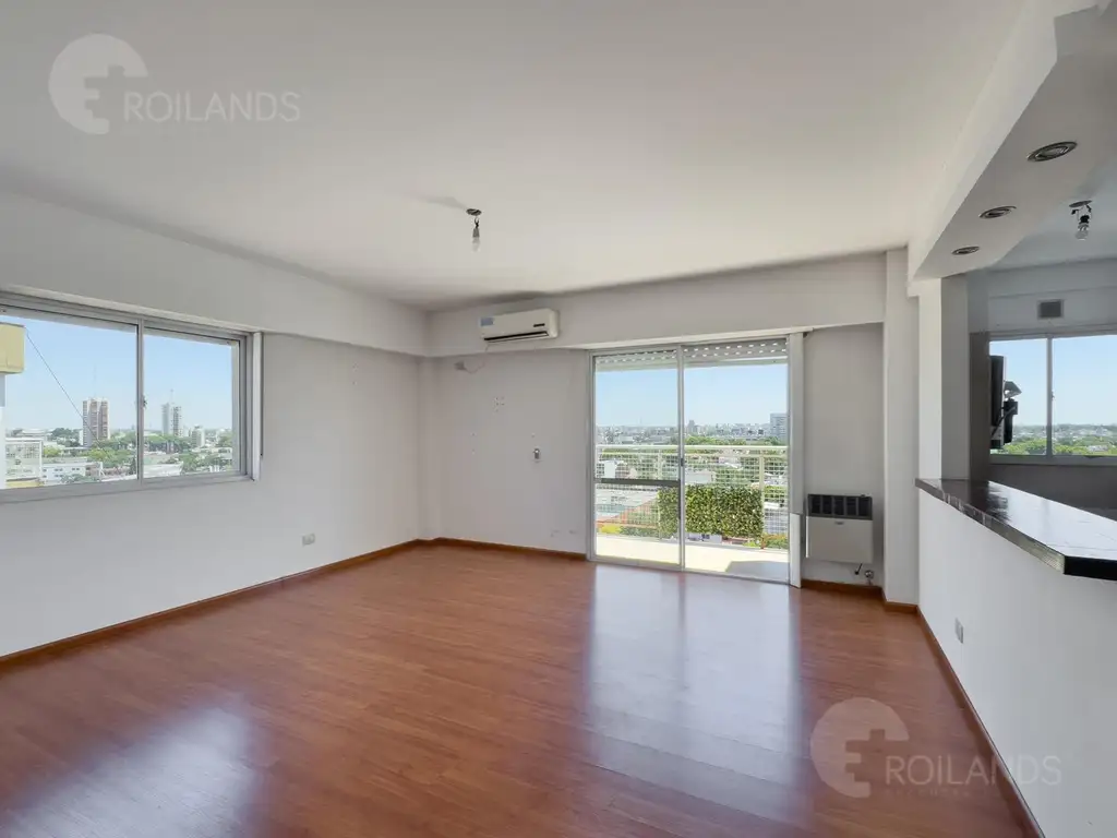 Venta Departamento 4 Ambientes con cochera y balcón, Piso Alto, en Versalles