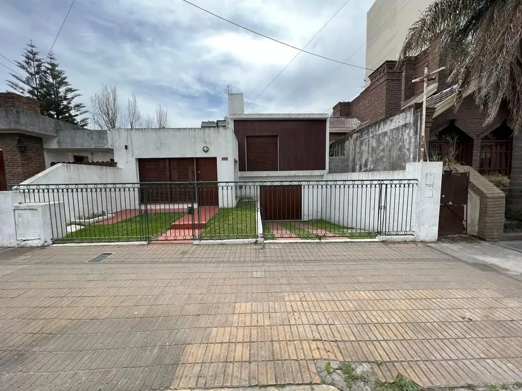 Casa - Venta - Argentina, Berazategui - calle 11 4680