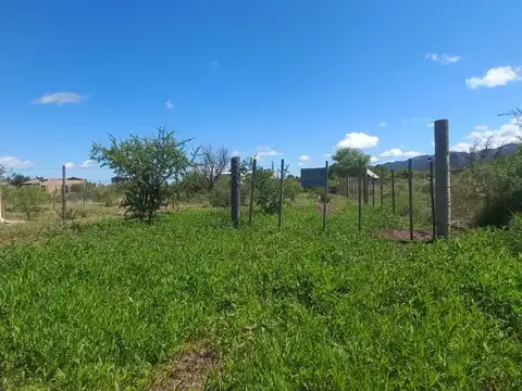 LOTE/TERRENO DE 785Mts2 - B° SIERRAS MARIANAS-AMPLIO FRENTE SOBRE 2 CALLES