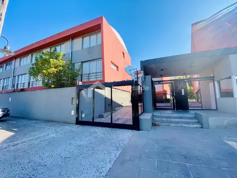 VENTA DÚPLEX EN TIGRE, 2 DORM Y ESCRITORIO MÁS COCHERA!