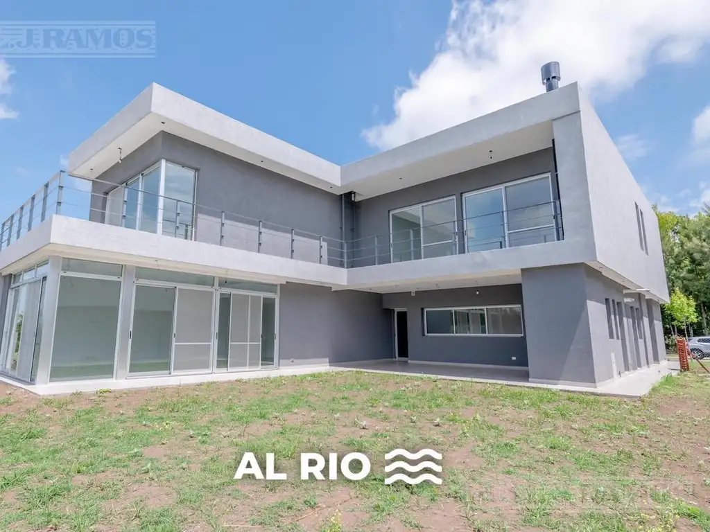 Casa sobre lote al Río, con 5 dormitorios  en venta  en   San Juan - Villanueva