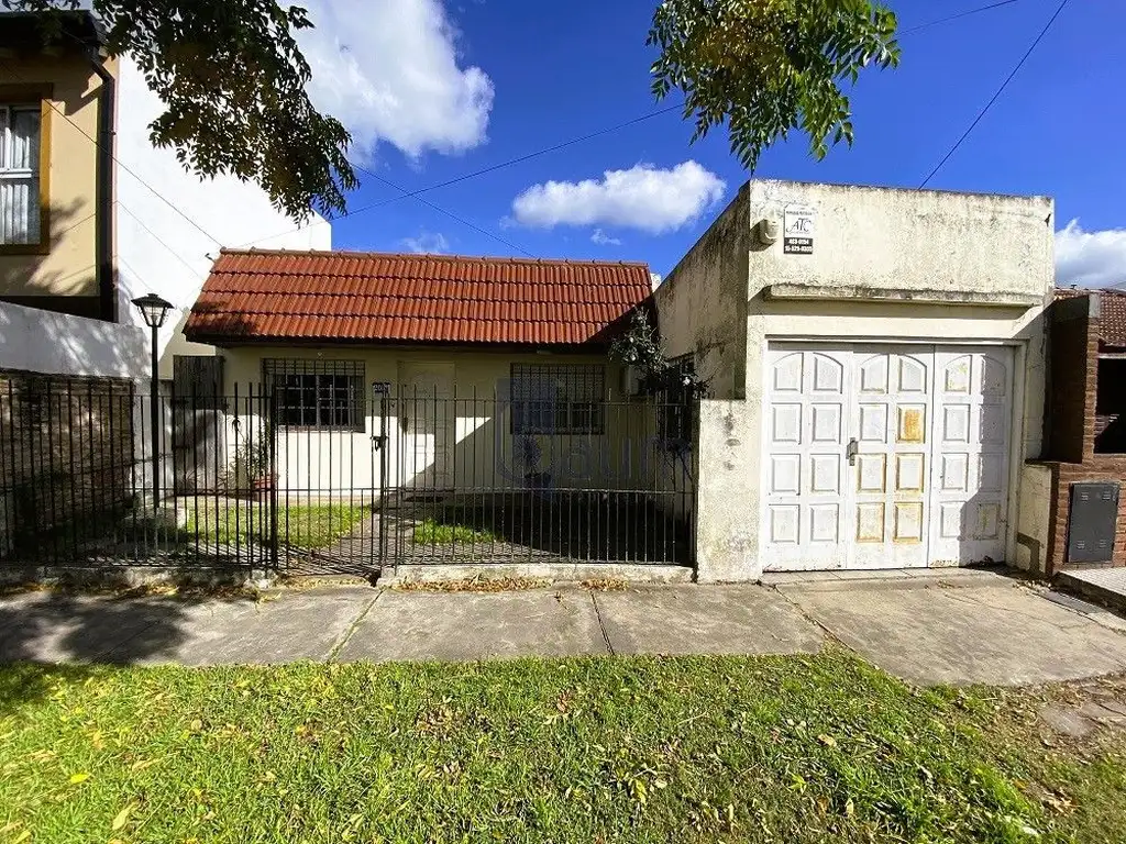 casa 1 dormitorio con jardín - Zona 14 y 73