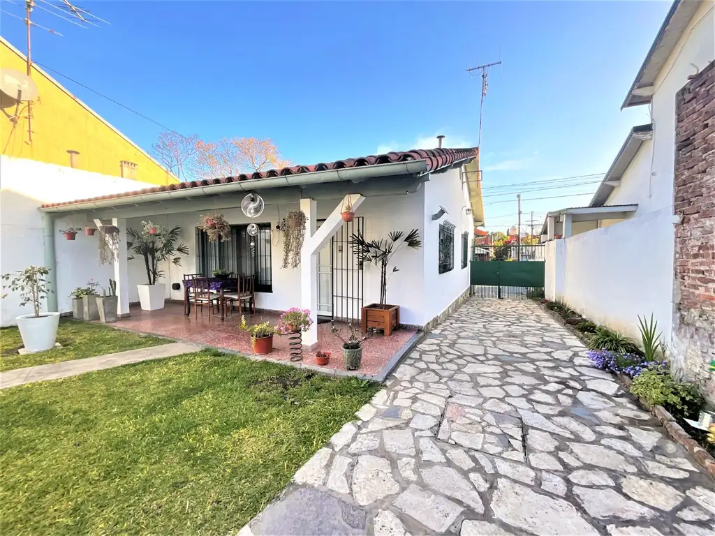 Excelente Casa en venta de 3 ambientes en Ranelagh