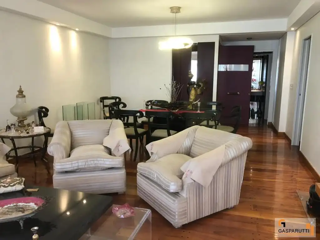 Excelente Semipiso 4 Ambientes con Cochera en Palermo! Venta