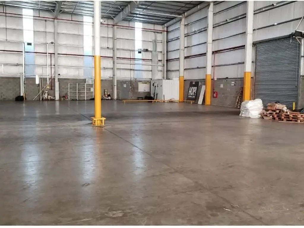 EXCEPCIONAL NAVE INDUSTRIAL 4000 m2