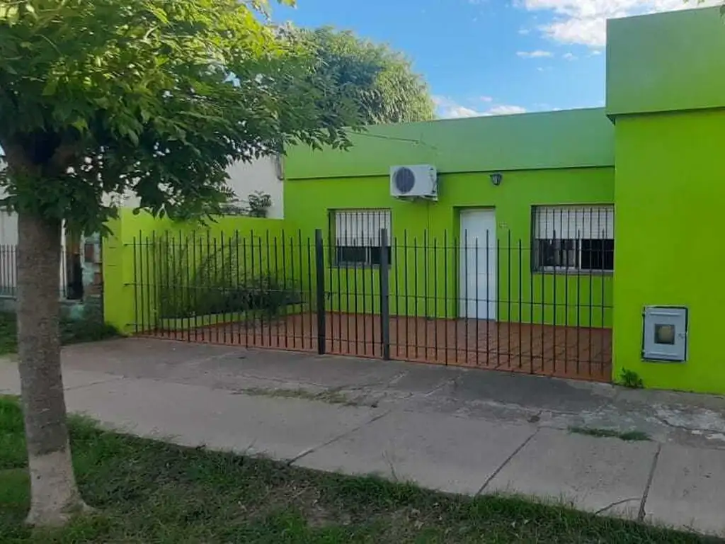 Casa  en Venta en Roque Perez