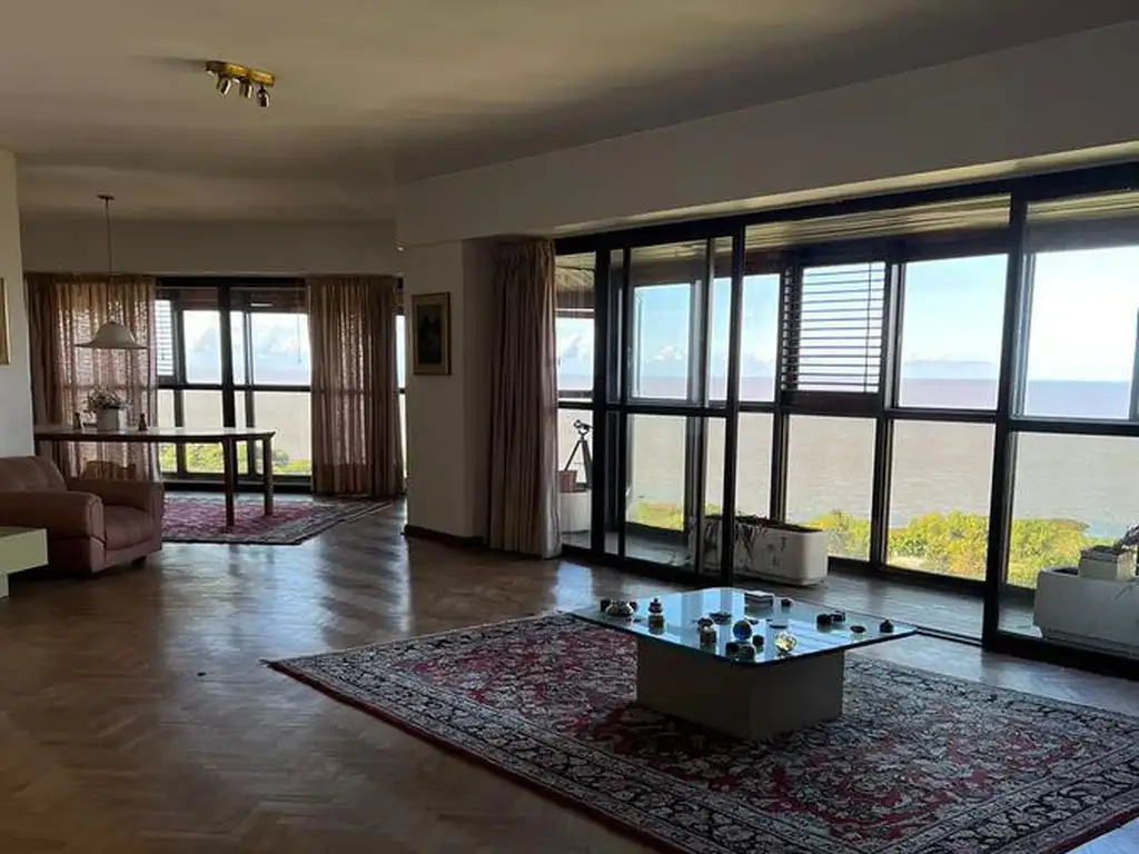 Excelente PISO con vista al río, en venta,  4 ambientes, en La Lucila, Vicente López