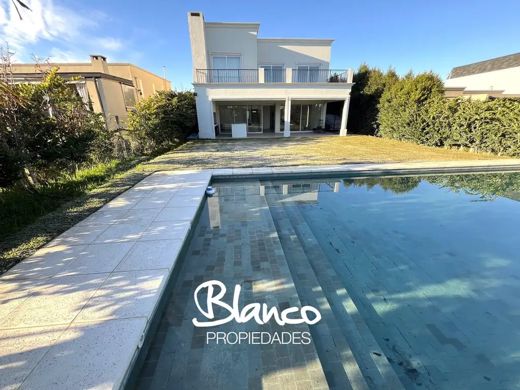 Casa  en Venta en Santa Elena, Pilar del Este, Pilar