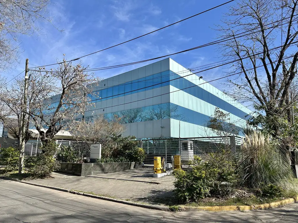 IMPONENTE EDIFICIO CORPORATIVO DE 5600M2 MAS 170 COCHERAS, INMEJORABLE UBICACIÓN, EN MARTINEZ.