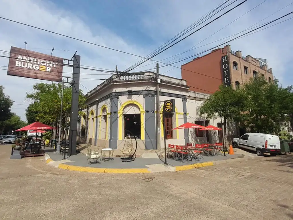 VENTA DE LOCAL COMERCIAL:  ZONA CÉNTRICA, San Martín y Belgrano - Colón