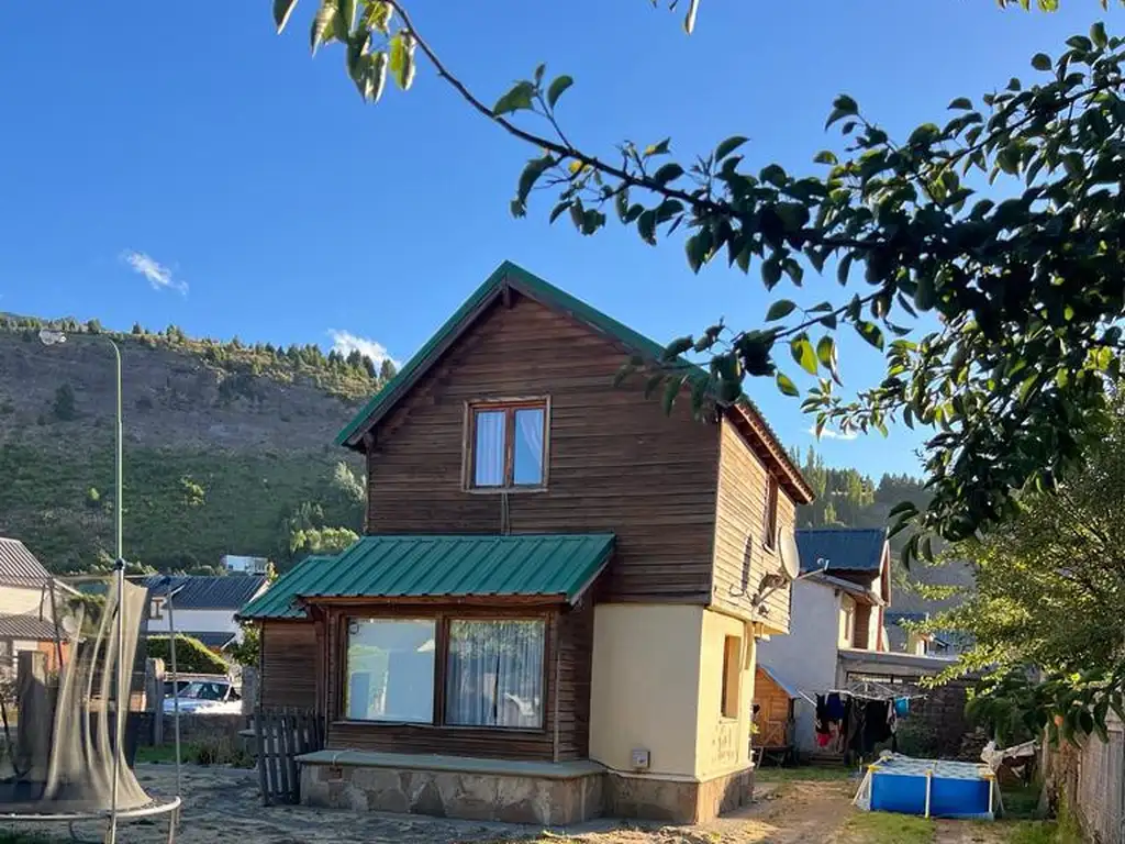 Casa en Venta a 2 cuadras de ruta 40 en San martin de los andes