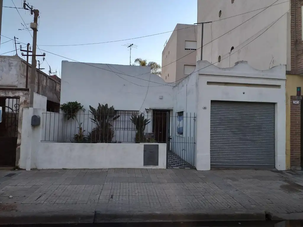 VENTA DE CASA DE 3 AMBIENTES