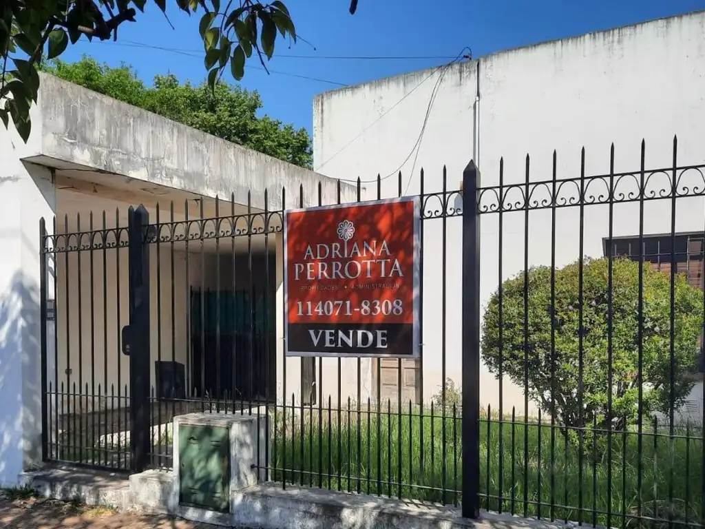 CASA A RECICLAR EN VENTA - ACEPTA PERMUTA!