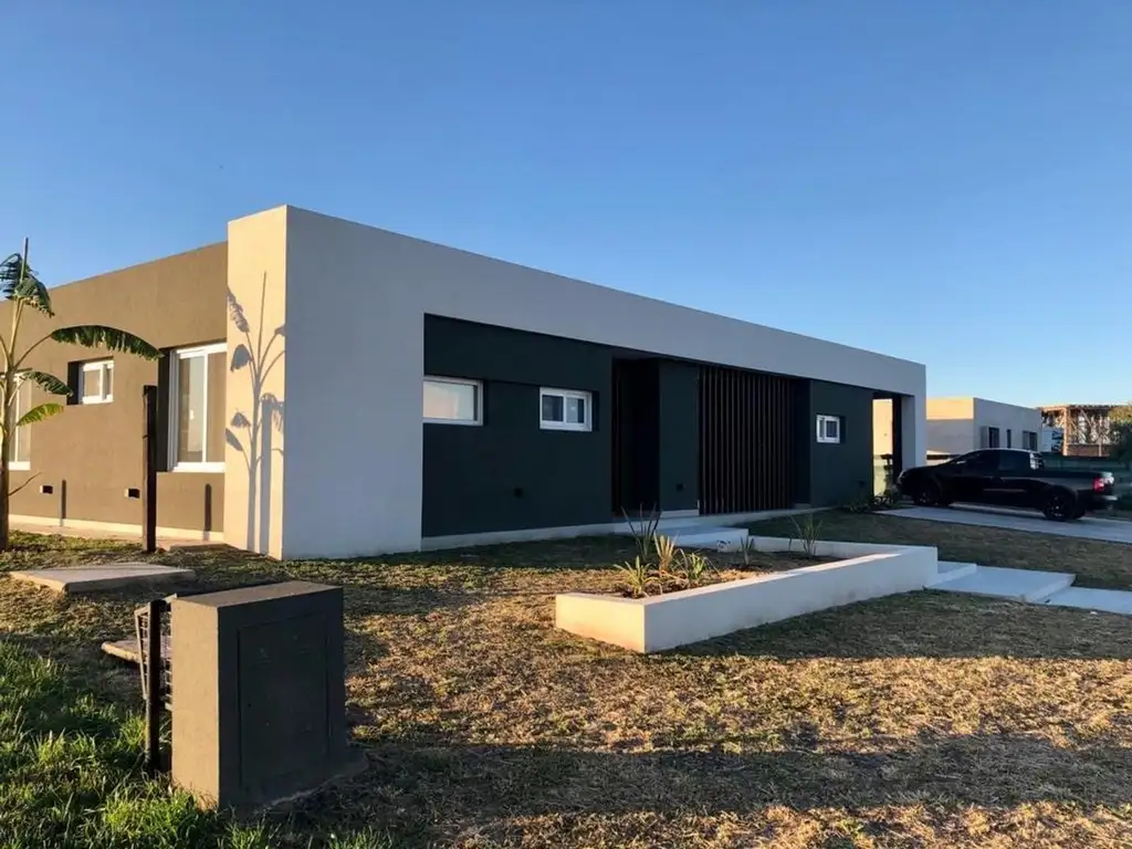 VENTA DE CASA A ESTRENAR EN B° VILLA LOBOS