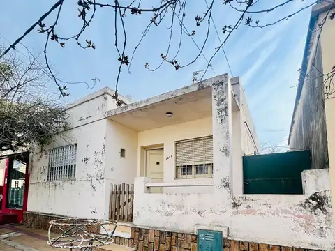 CASA EN VENTA EN PERGAMINO CON PATIO AMPLIO