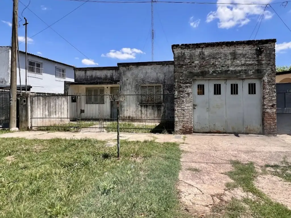 VENTA/CASA 2 DORM/REFACCIONAR/ PATIO/B°LOS NOGALES